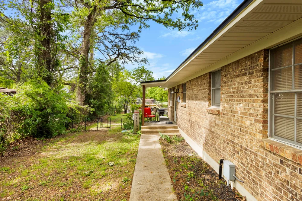 111 Island Park Drive Gun Barrel City, TX 75156