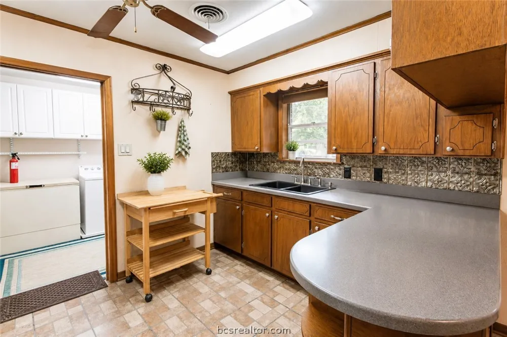 1507 Meadow Lane Brenham, TX 77833