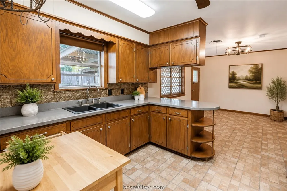 1507 Meadow Lane Brenham, TX 77833
