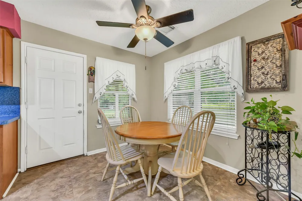 16523 County Road 191 Alvin, TX 77511