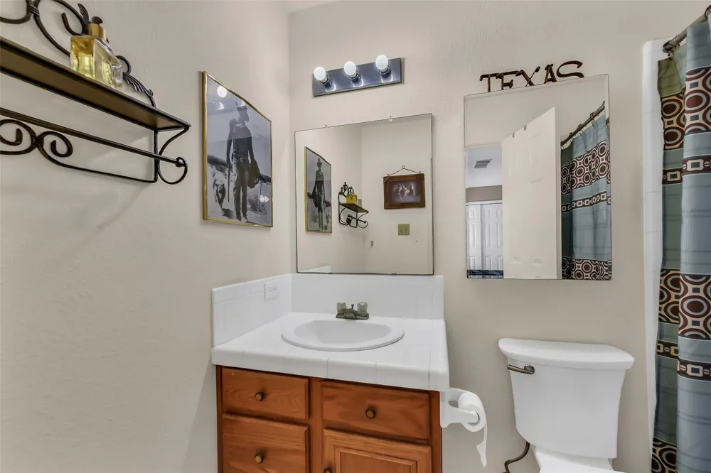 16523 County Road 191 Alvin, TX 77511