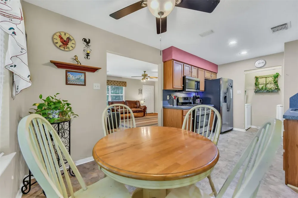 16523 County Road 191 Alvin, TX 77511