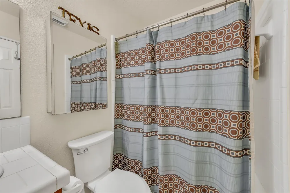 16523 County Road 191 Alvin, TX 77511