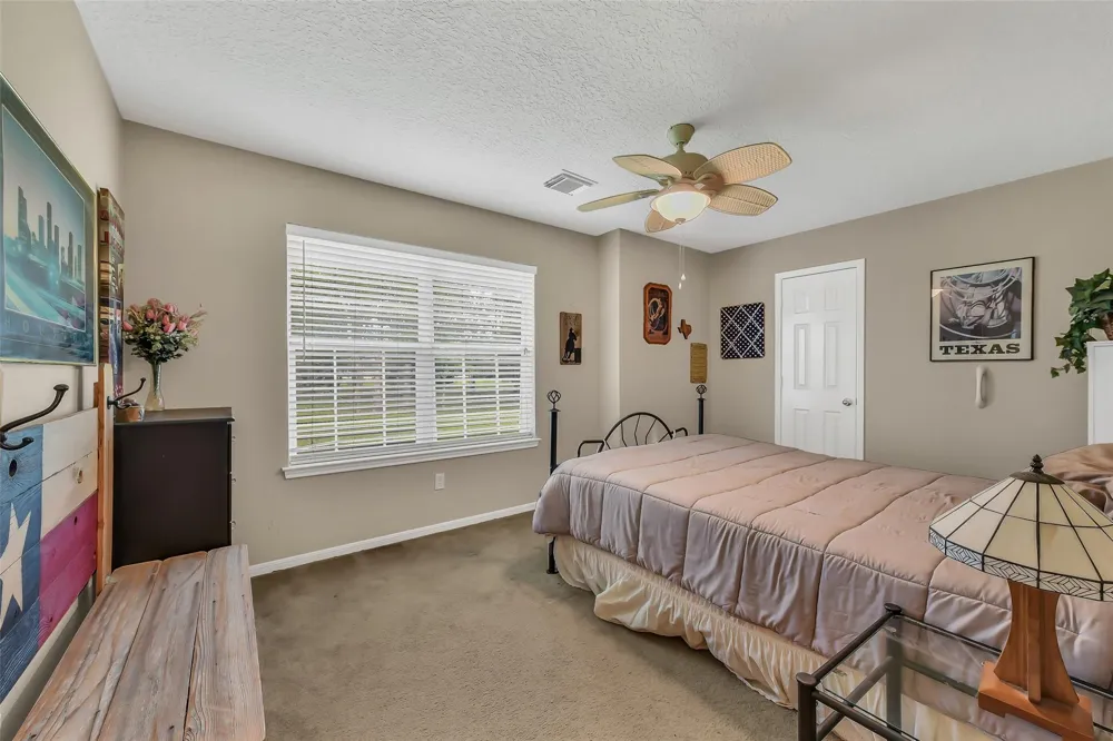 16523 County Road 191 Alvin, TX 77511