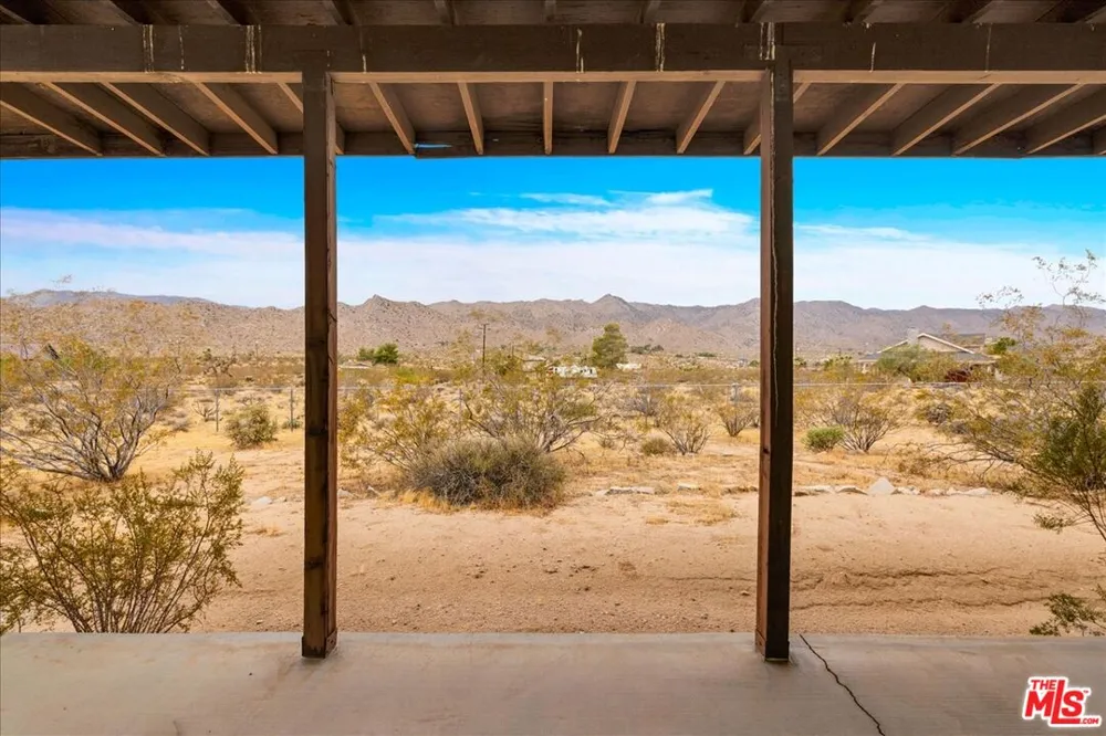 8686 Uphill Road Joshua Tree, CA 92252