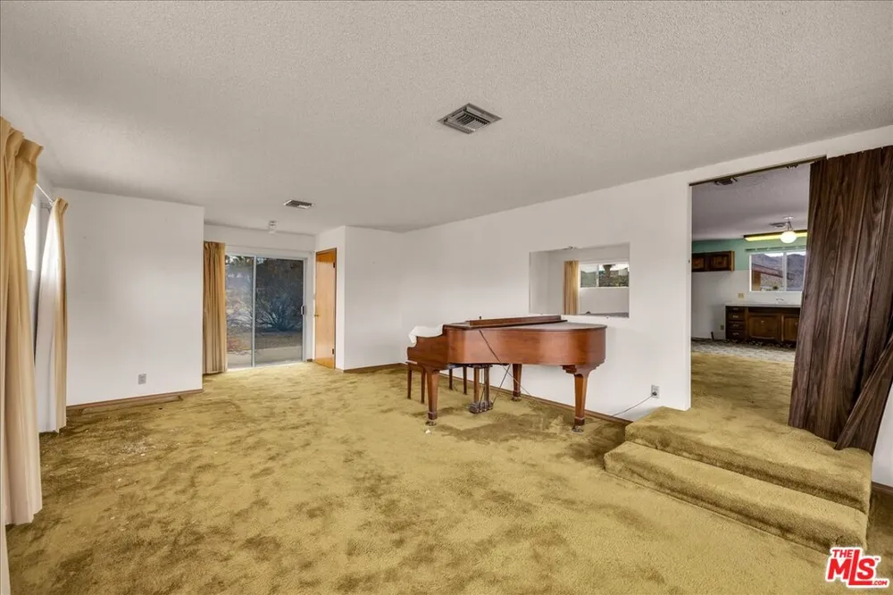 8686 Uphill Road Joshua Tree, CA 92252