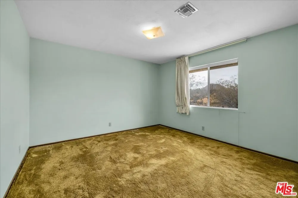 8686 Uphill Road Joshua Tree, CA 92252