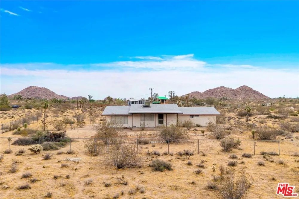 8686 Uphill Road Joshua Tree, CA 92252