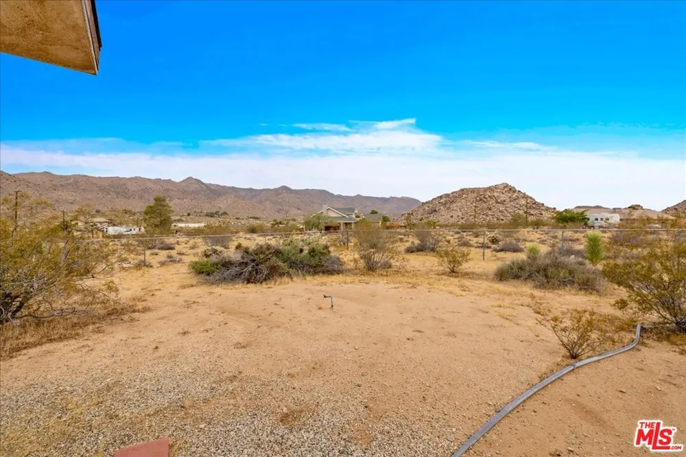 8686 Uphill Road Joshua Tree, CA 92252