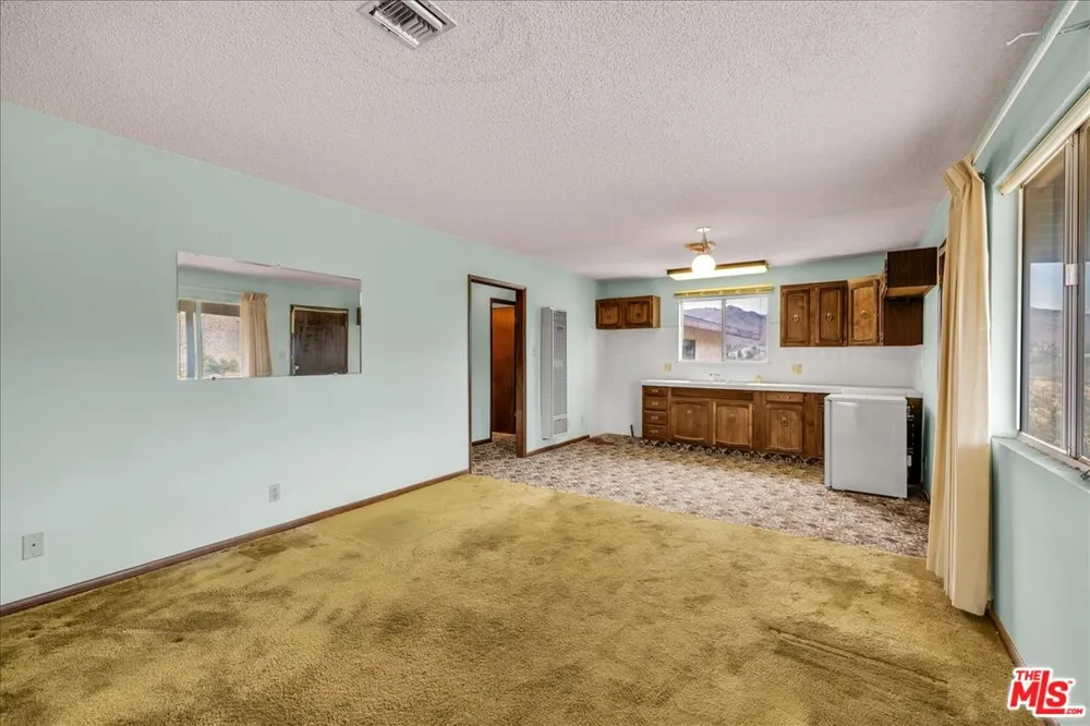 8686 Uphill Road Joshua Tree, CA 92252