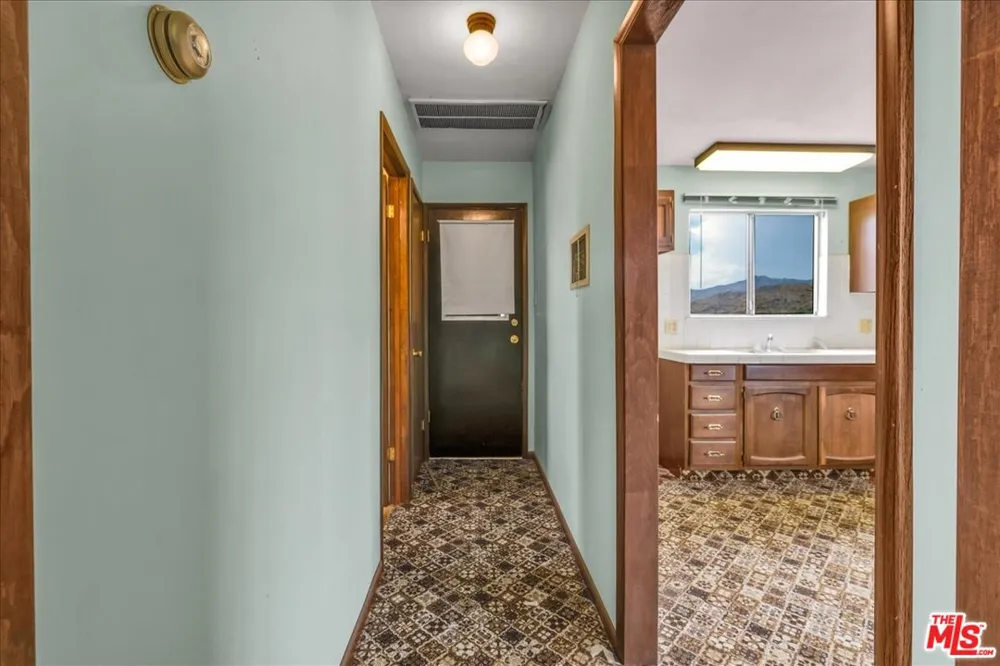 8686 Uphill Road Joshua Tree, CA 92252