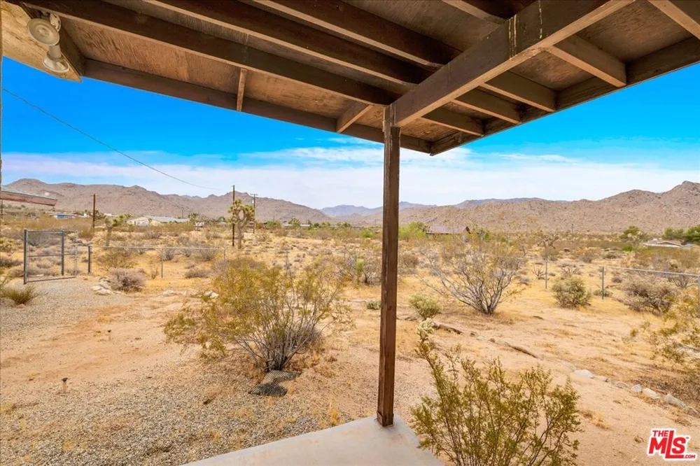 8686 Uphill Road Joshua Tree, CA 92252