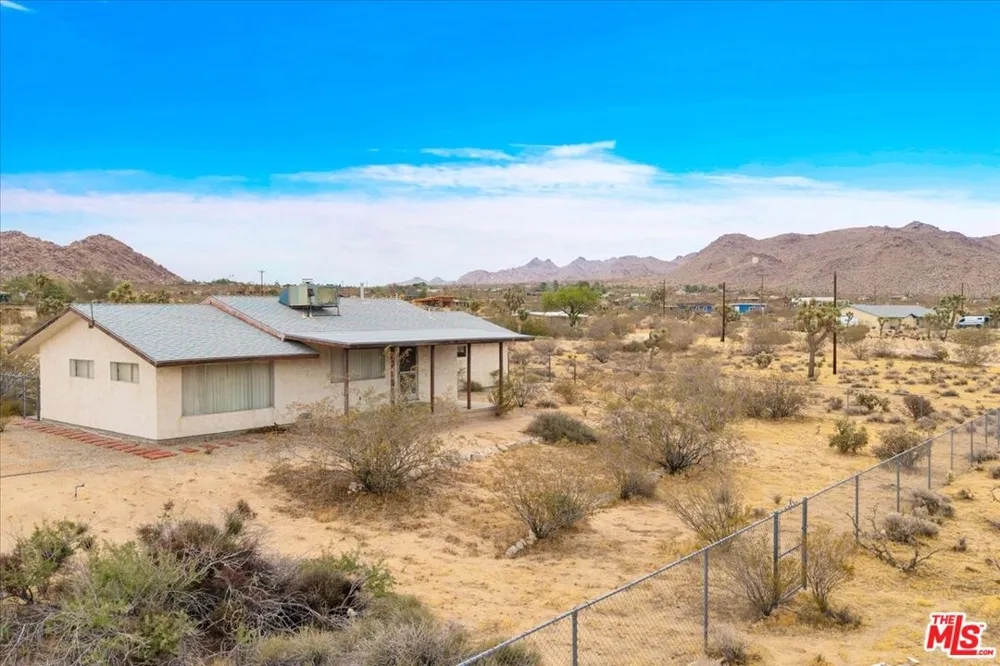 8686 Uphill Road Joshua Tree, CA 92252