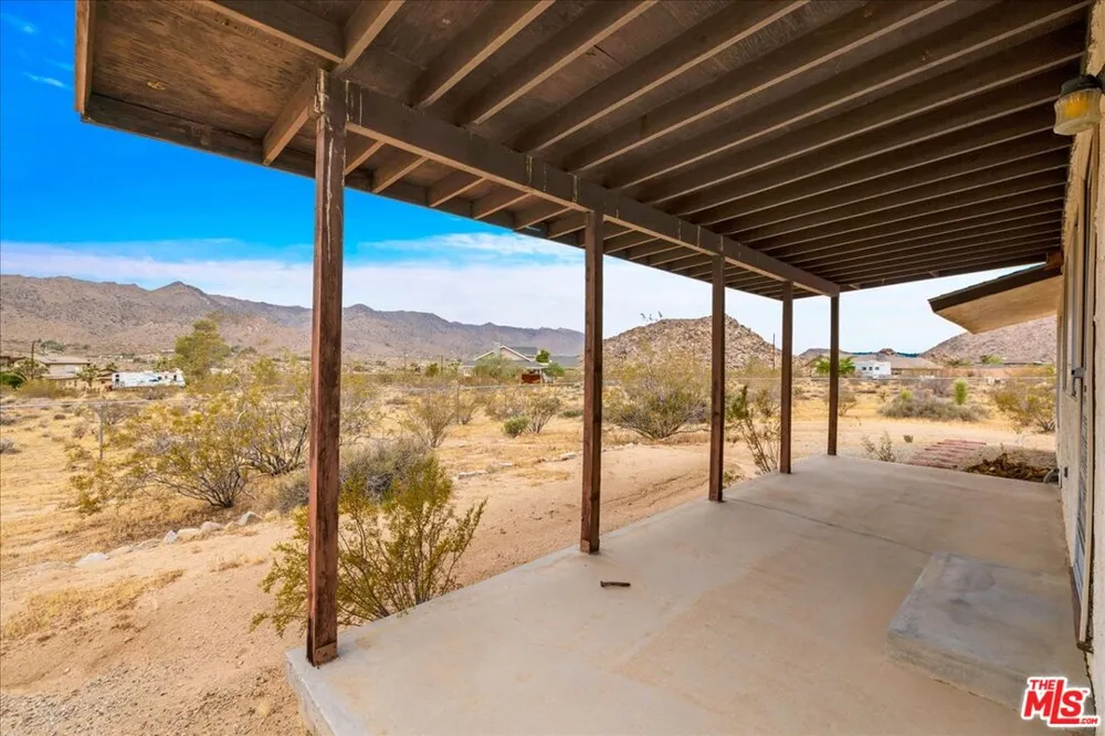 8686 Uphill Road Joshua Tree, CA 92252