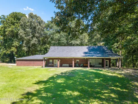 8 Freedom Road