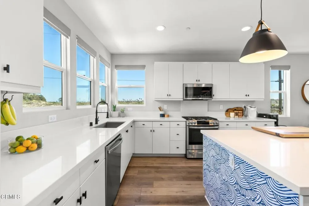 1087 Canal Street Oxnard, CA 93035