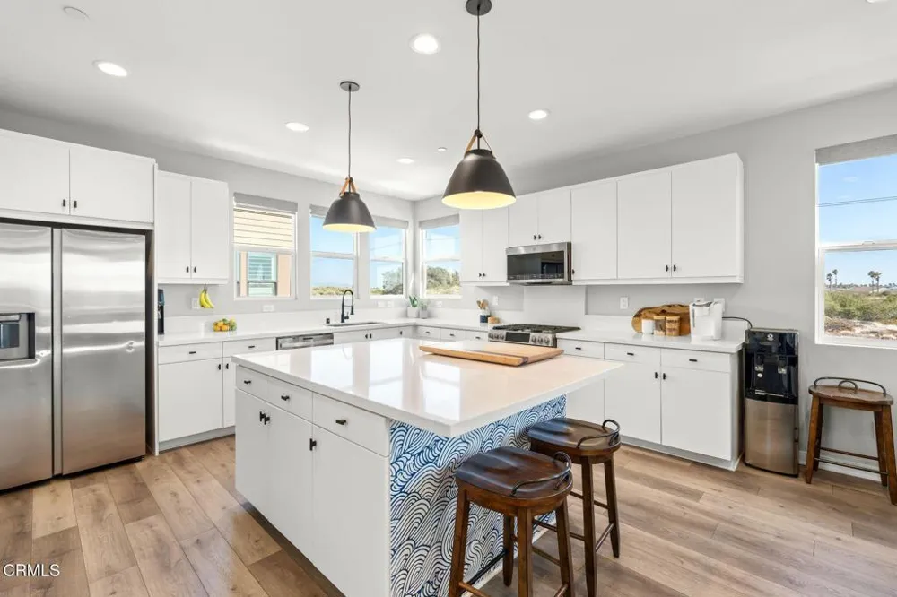 1087 Canal Street Oxnard, CA 93035