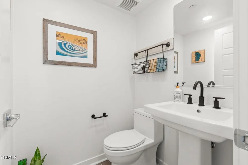 1087 Canal Street Oxnard, CA 93035