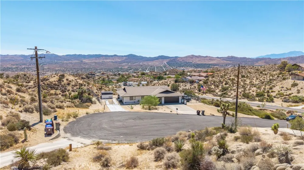57006 Pinto Court Yucca Valley, CA 92284