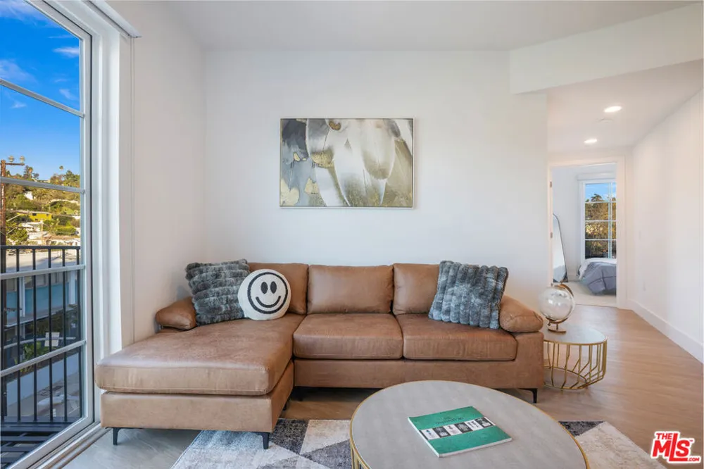 1221 Myra Avenue #226 Los Angeles, CA 90029