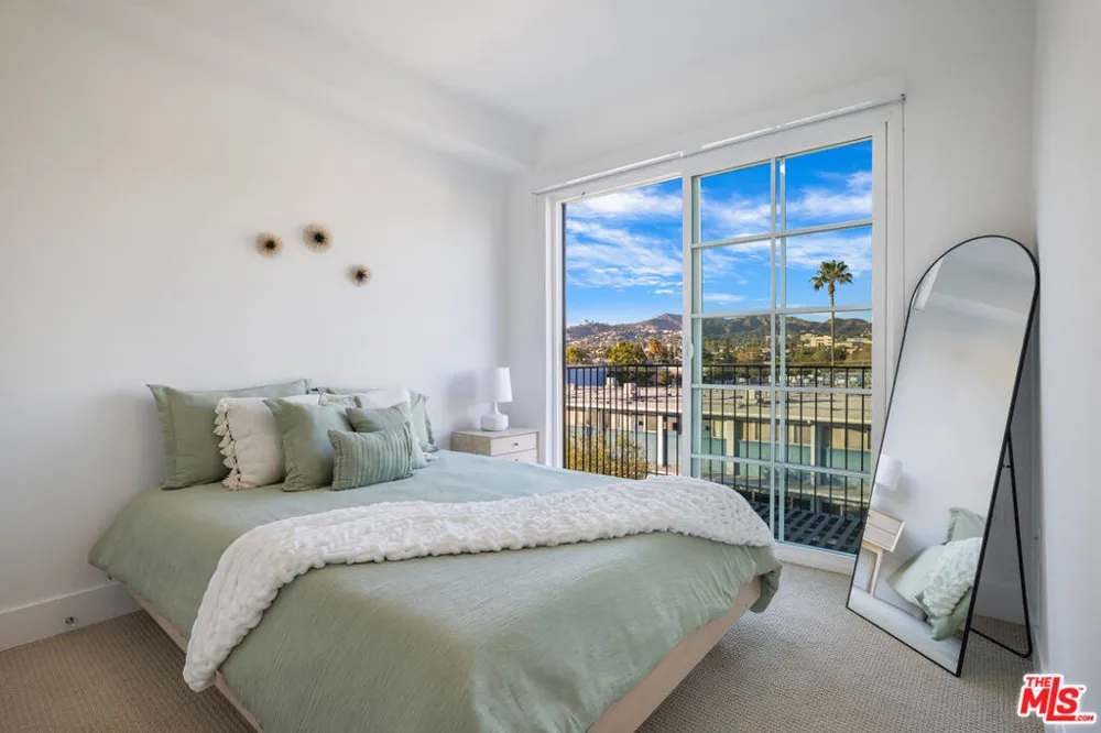 1221 Myra Avenue #226 Los Angeles, CA 90029