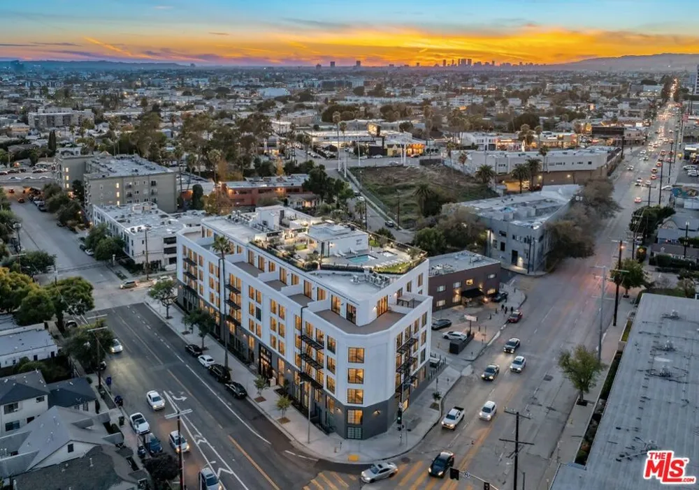 1221 Myra Avenue #226 Los Angeles, CA 90029