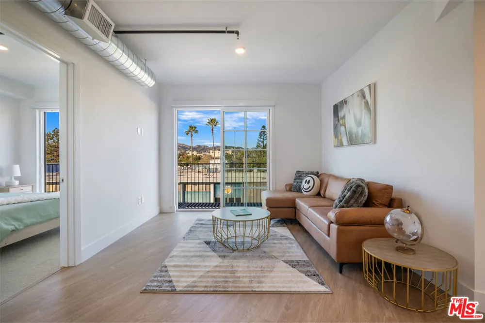 1221 Myra Avenue #226 Los Angeles, CA 90029