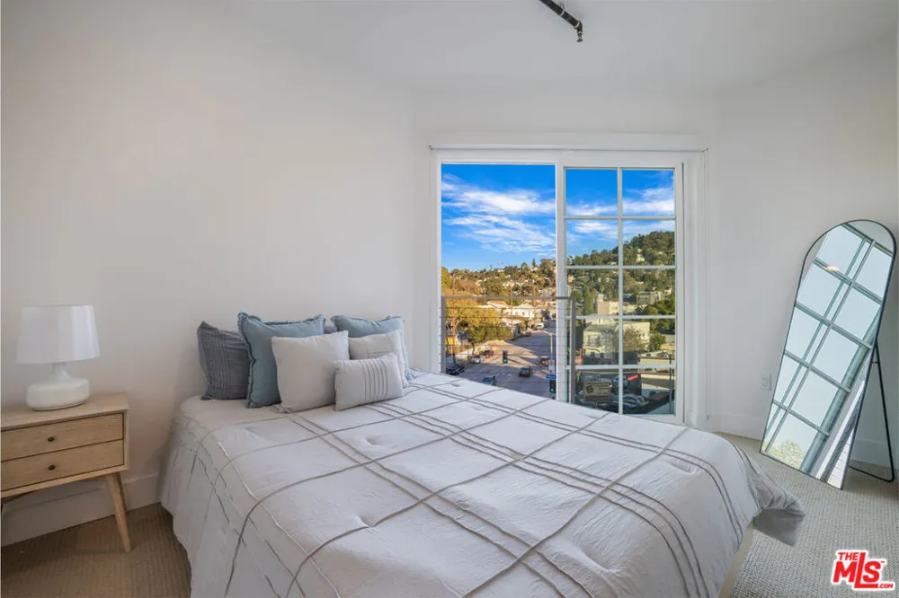 1221 Myra Avenue #226 Los Angeles, CA 90029