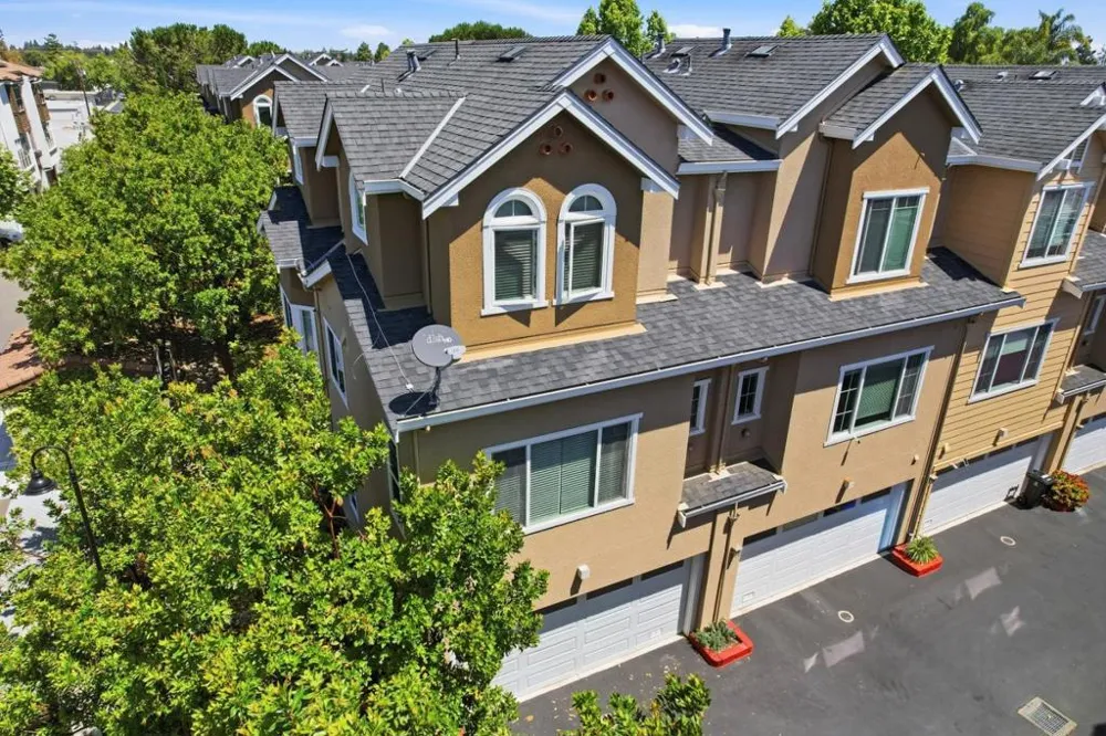 2222 Raspberry Lane Mountain View, CA 94043