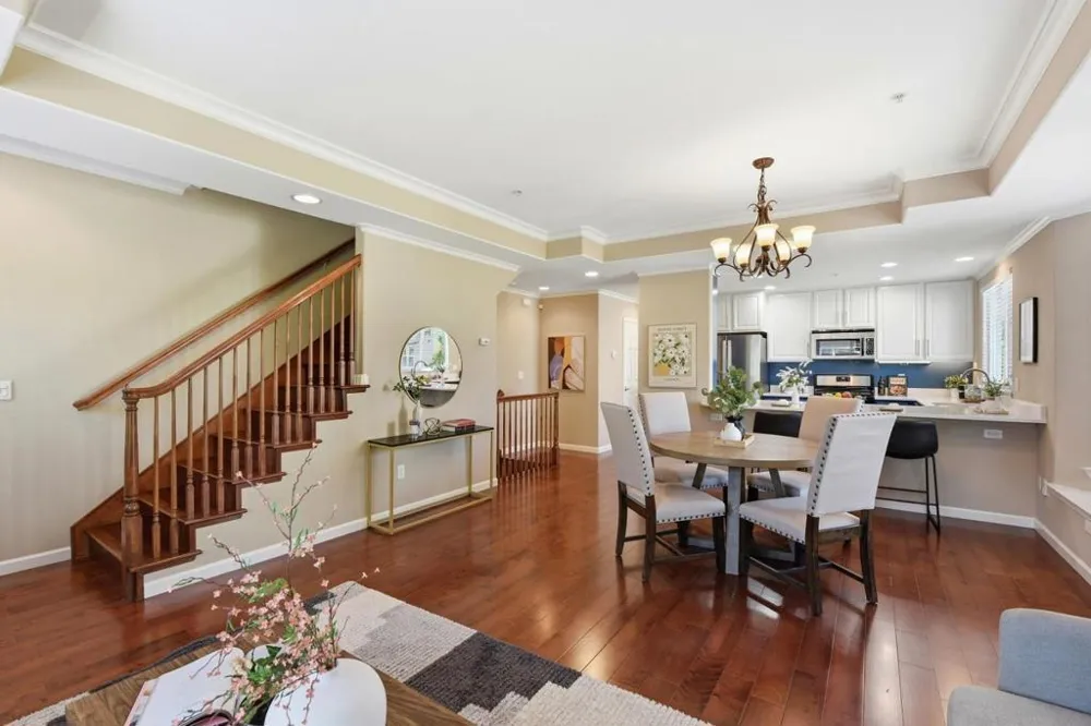 2222 Raspberry Lane Mountain View, CA 94043