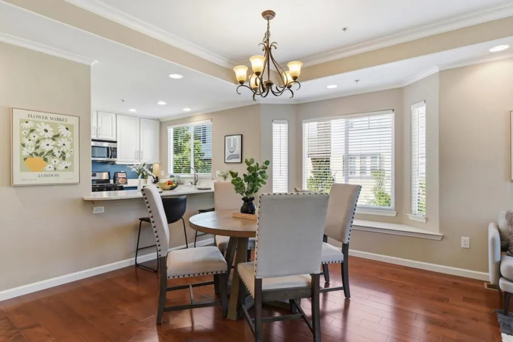 2222 Raspberry Lane Mountain View, CA 94043
