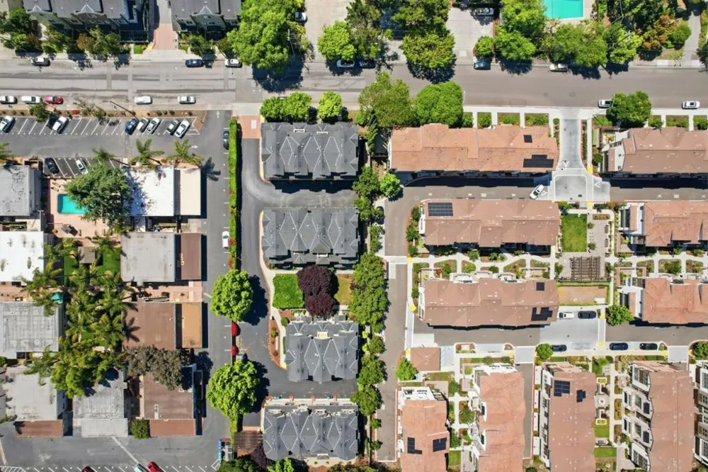 2222 Raspberry Lane Mountain View, CA 94043