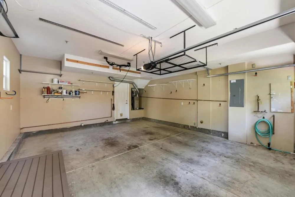 2222 Raspberry Lane Mountain View, CA 94043