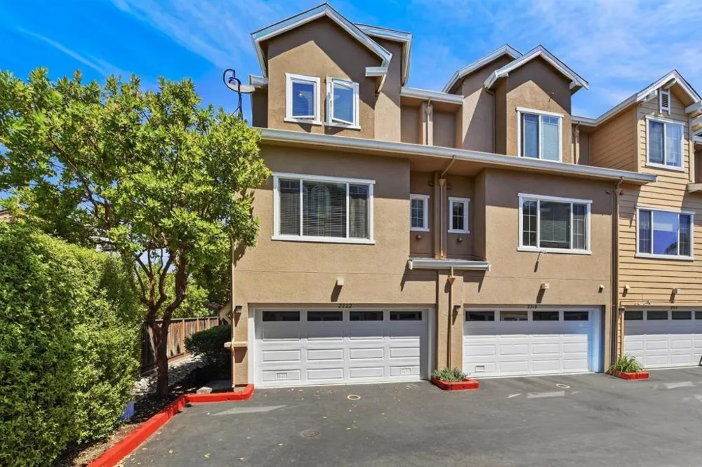 2222 Raspberry Lane Mountain View, CA 94043