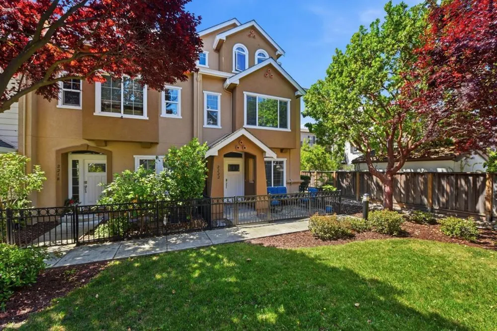 2222 Raspberry Lane Mountain View, CA 94043