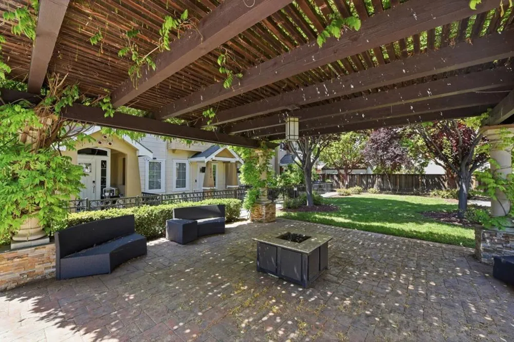 2222 Raspberry Lane Mountain View, CA 94043