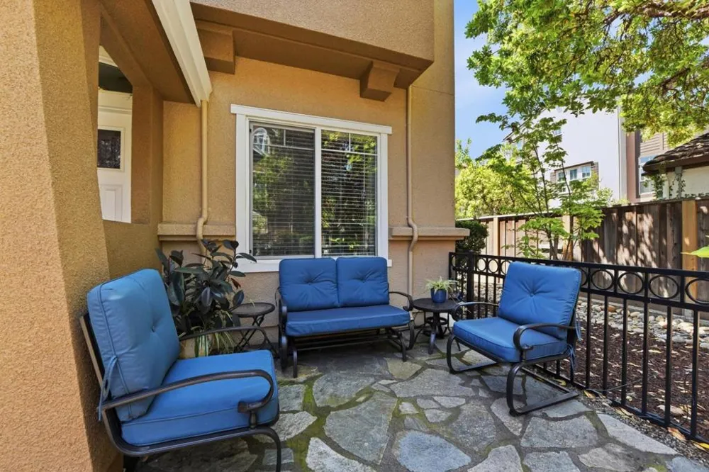 2222 Raspberry Lane Mountain View, CA 94043