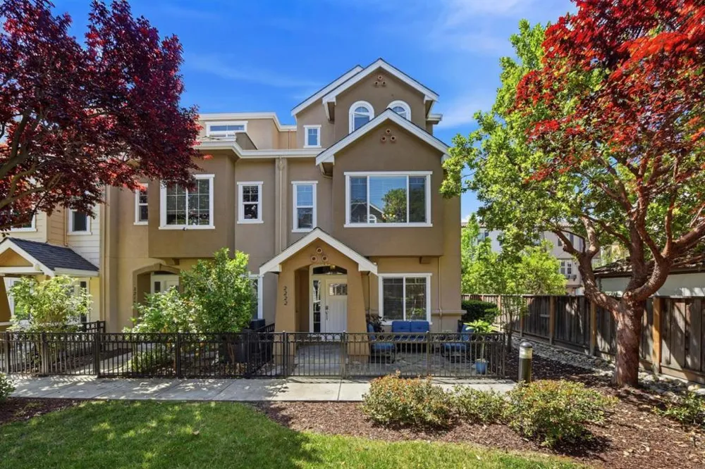 2222 Raspberry Lane Mountain View, CA 94043