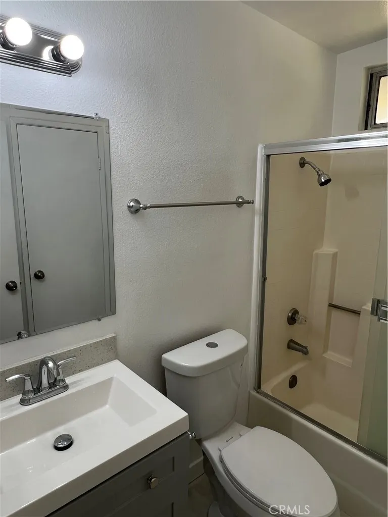 221 Grayson Way #D Upland, CA 91786