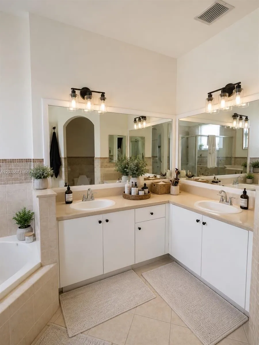 12991 SW 135th Ter Miami, FL 33186