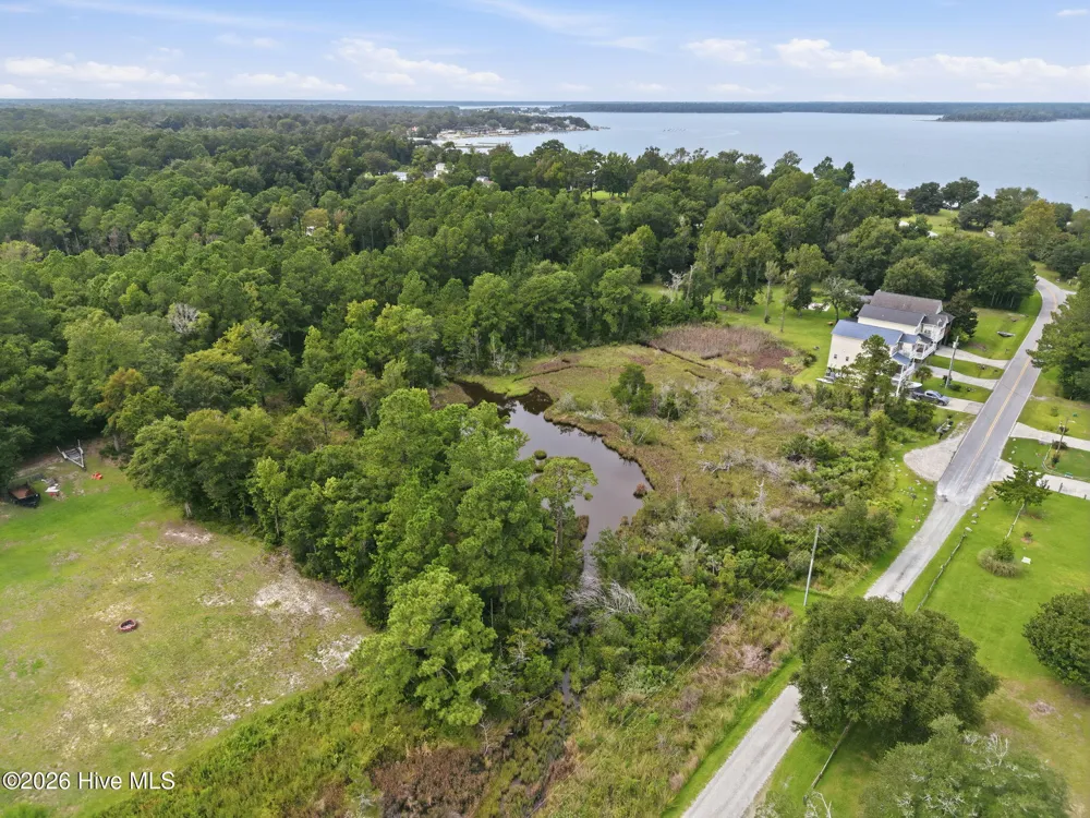 657 Canady Road Sneads Ferry, NC 28460