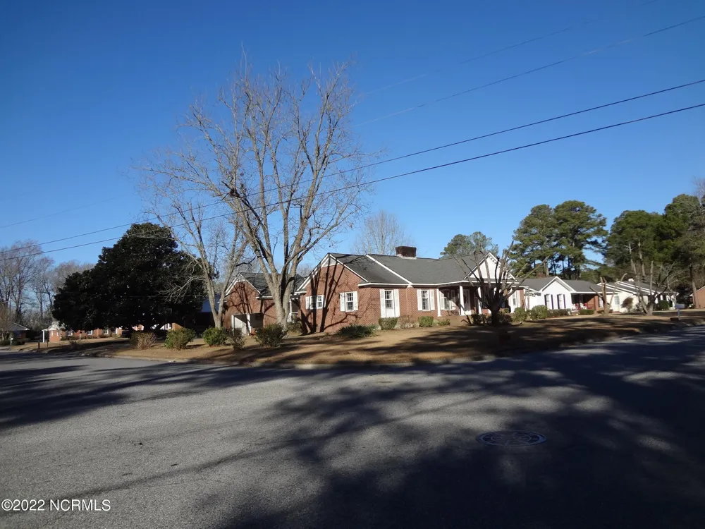 3004 S Elm Street Greenville, NC 27858