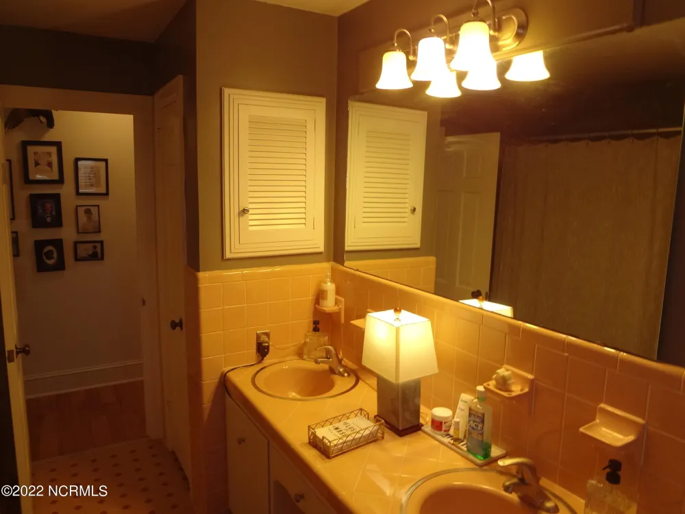 3004 S Elm Street Greenville, NC 27858