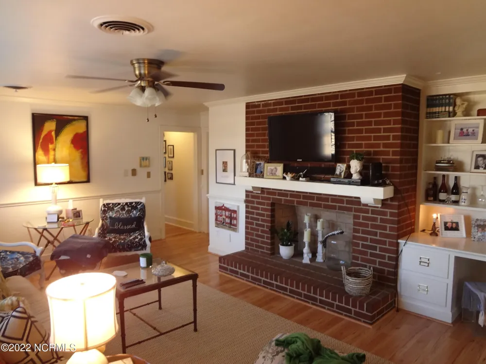 3004 S Elm Street Greenville, NC 27858