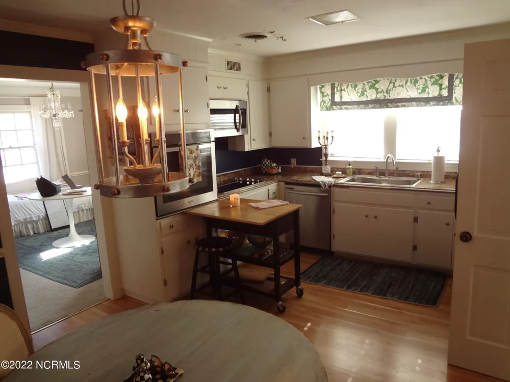 3004 S Elm Street Greenville, NC 27858
