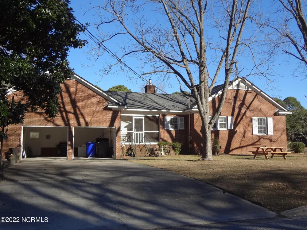 3004 S Elm Street Greenville, NC 27858