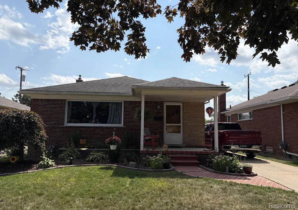 15253 Meyer Avenue Allen Park City, MI 48101