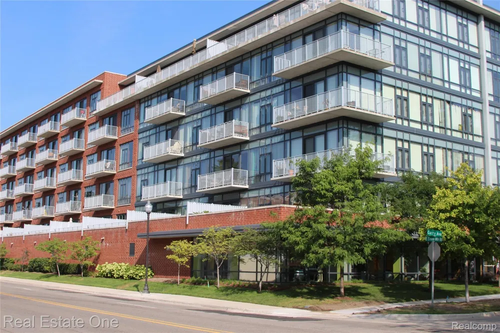 101 Curry Avenue #436 Royal Oak City, MI 48067