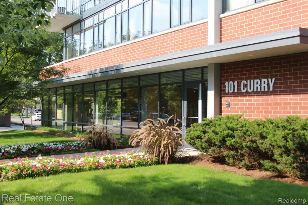 101 Curry Avenue #436 Royal Oak City, MI 48067