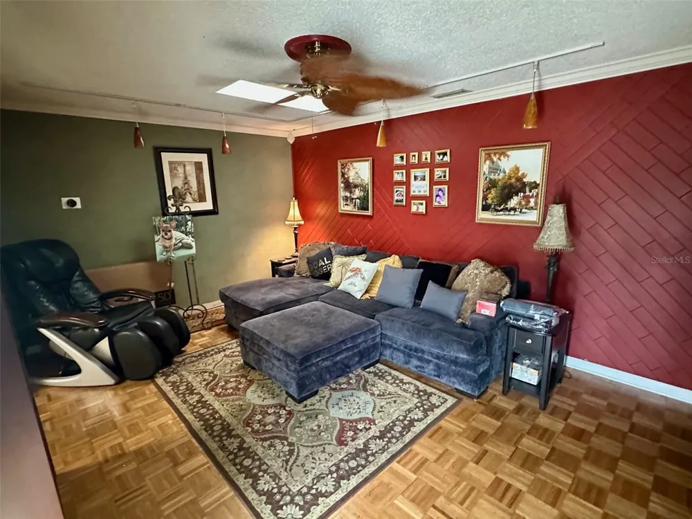 300 BROADVIEW AVENUE Altamonte Springs, FL 32701